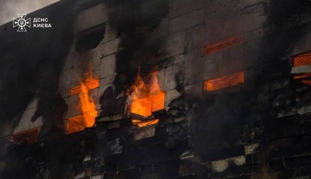 乌克兰全线崩溃，普京突然下令：保护投降乌军！大结局要来了？