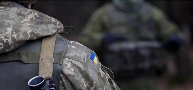 红军城沦陷进入倒计时！俄军发布视频：乌军士兵开始成批投降，泽连斯基嘴硬也没用