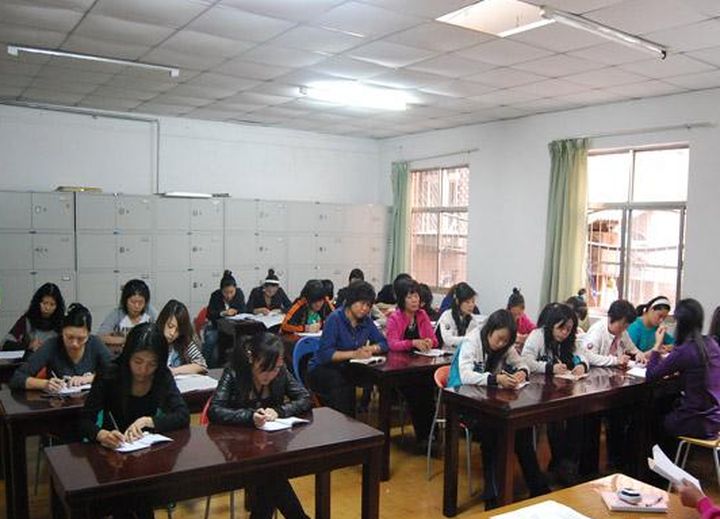 证券培训学校(证券培训学校是干嘛的)